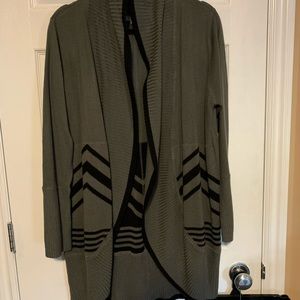 Grey cardigan with black stripes